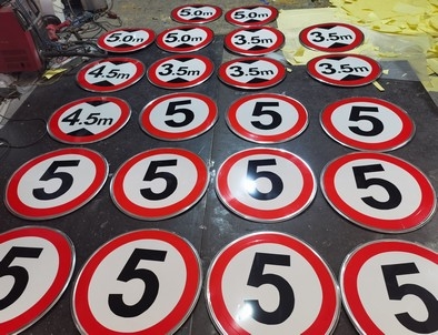 包头包头限速交通标牌厂家